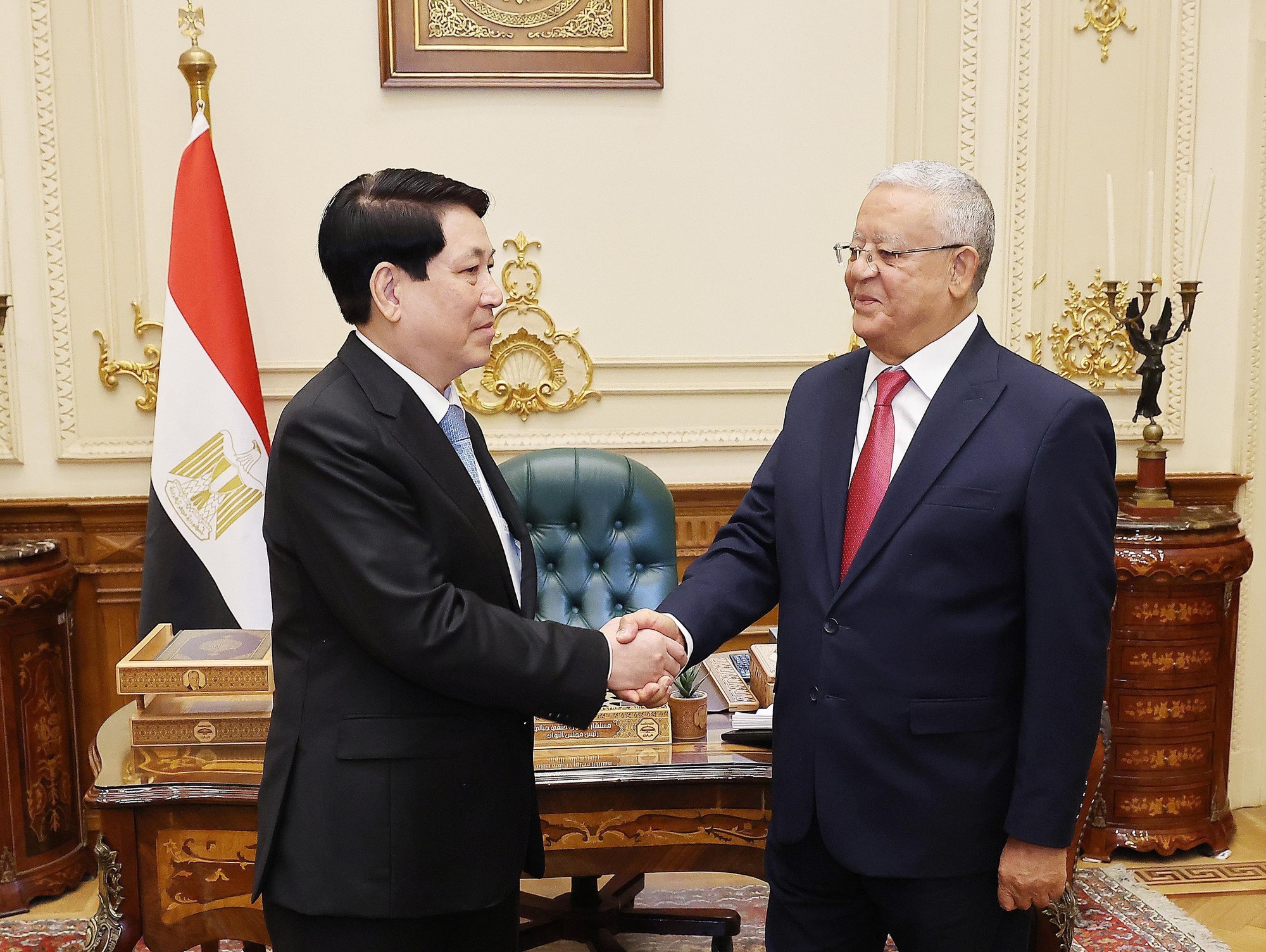 Chủ tịch nước Lương Cường hội kiến Chủ tịch Hạ viện Ai Cập Hanafy El Gebaly