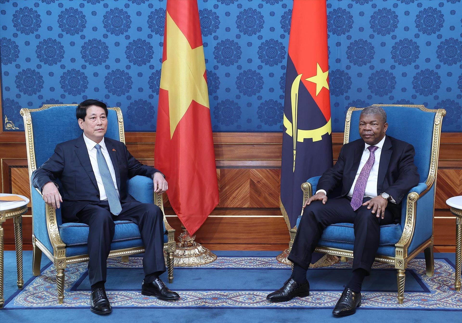 Chủ tịch nước Lương Cường hội đàm với Tổng thống Angola